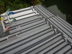 群馬　ダム管理施設　発電所取水口（折板）
