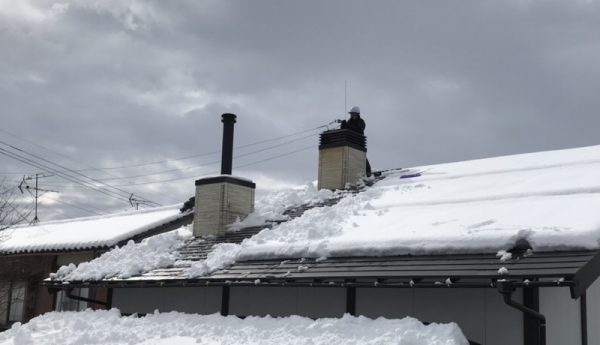 積雪時の煙突掃除5